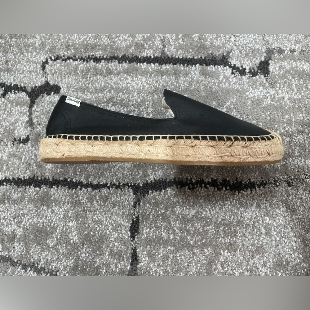 Black leather Soludos Platform Smoking Slippers
Size: 9